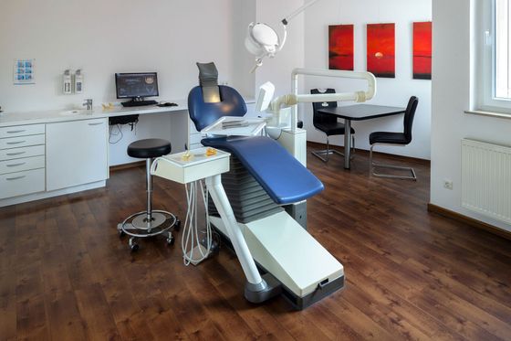 Dr. Fourné, Köln, angenehme Umgebung und Behandlungsräume Dr. Fourné, Köln, angenehme Umgebung und Behandlungsräume