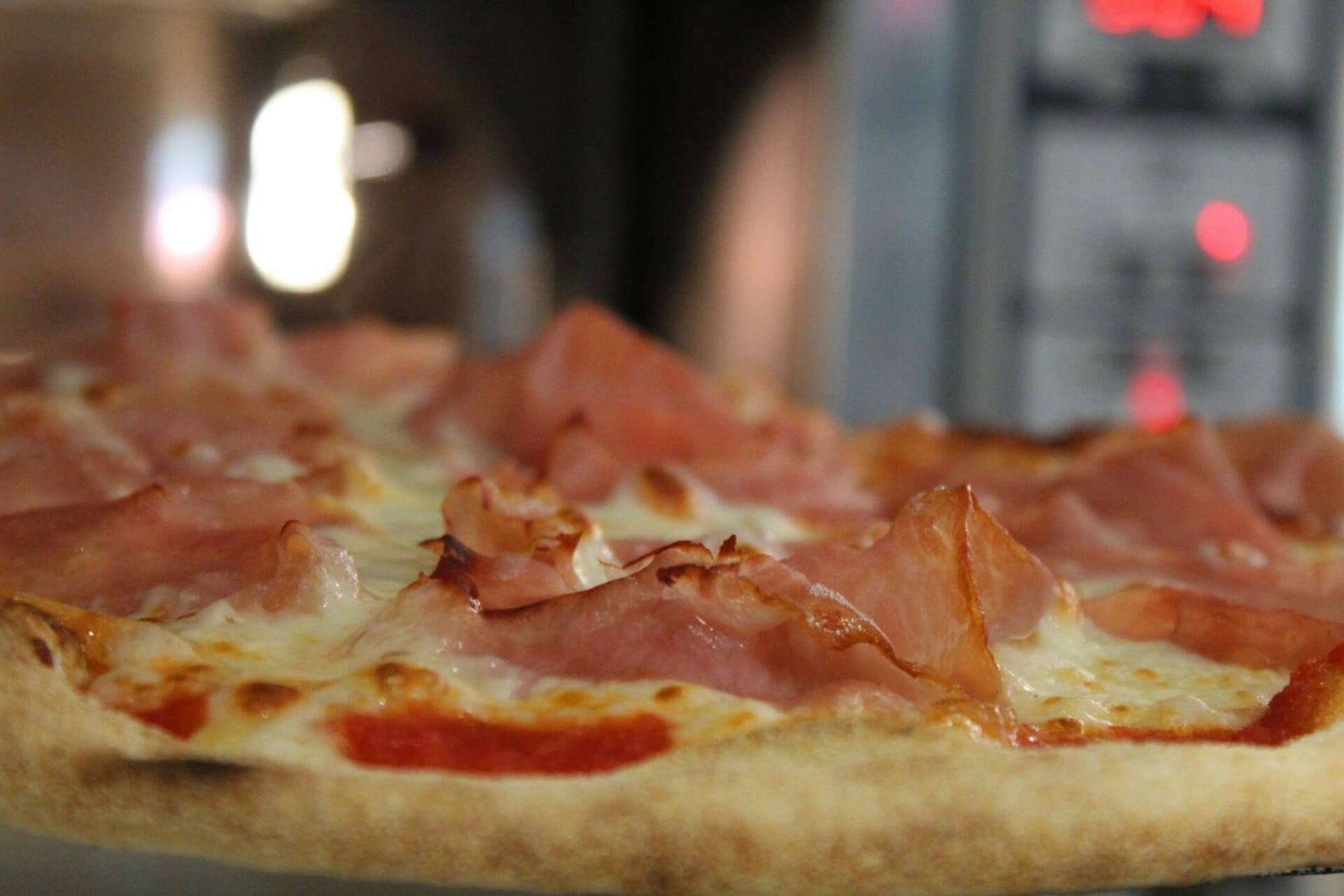 pizza con bacon