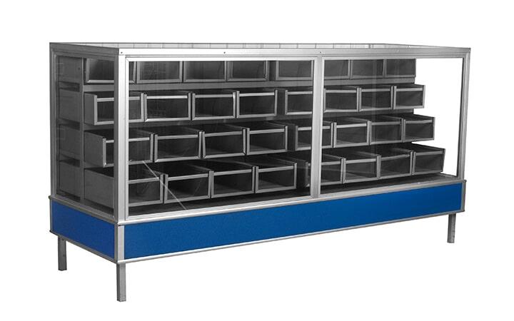 EQUIPO PARA COMERCIO DE ACERO S.A - Vitrna con divisiones de cristal