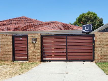 A nice house with matching gate and fencing in Wollongong NSW.