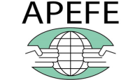 Logo APEF : Texte noir au-dessus d’un globe vert tenu par deux mains, à l’intérieur d’un ovale vert clair.