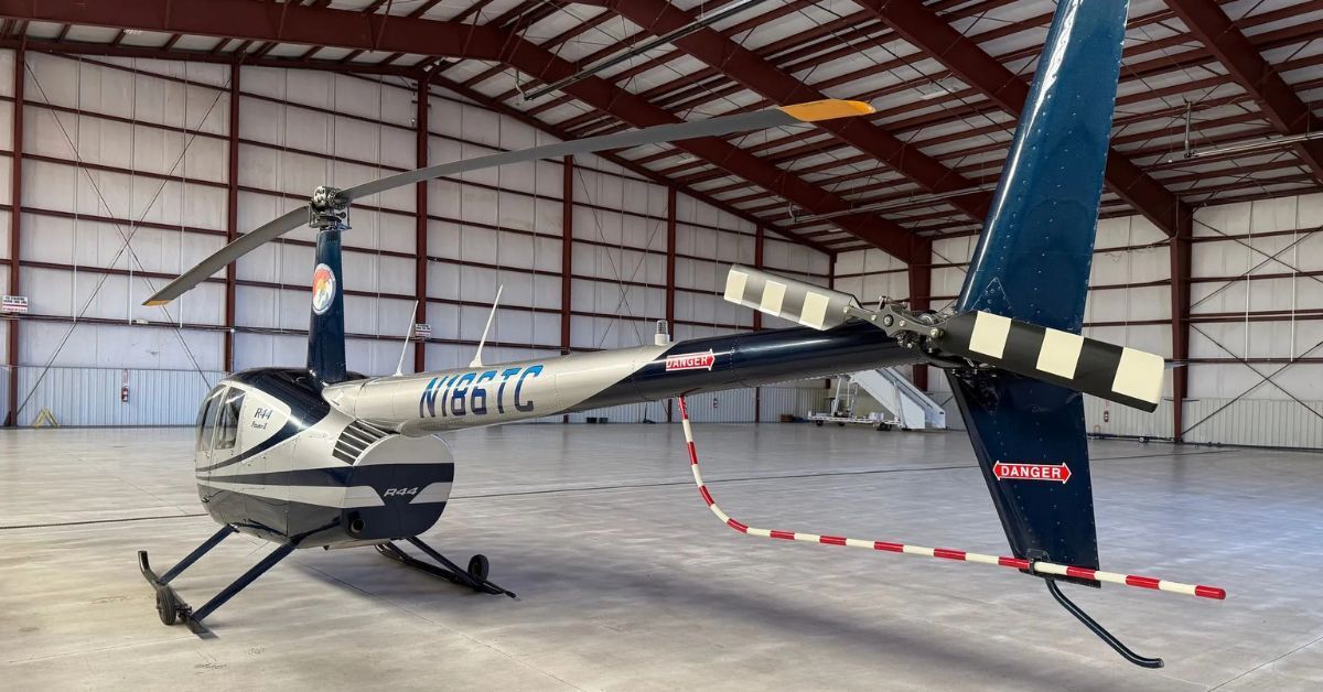 Comparing Fixed-Wing vs. Helicopter Flight Training