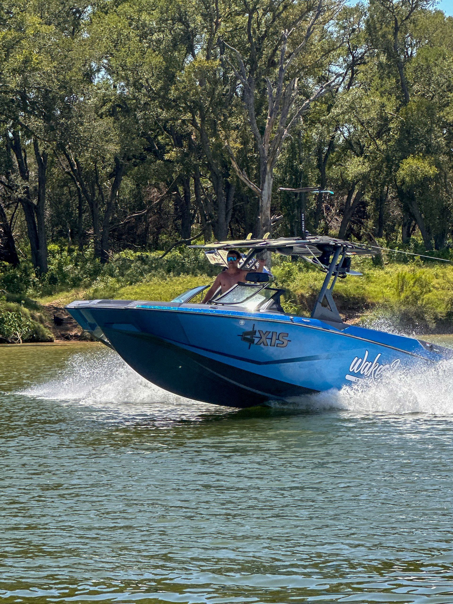 Wake surfing lesson on Lake LBJ with Wakes2U