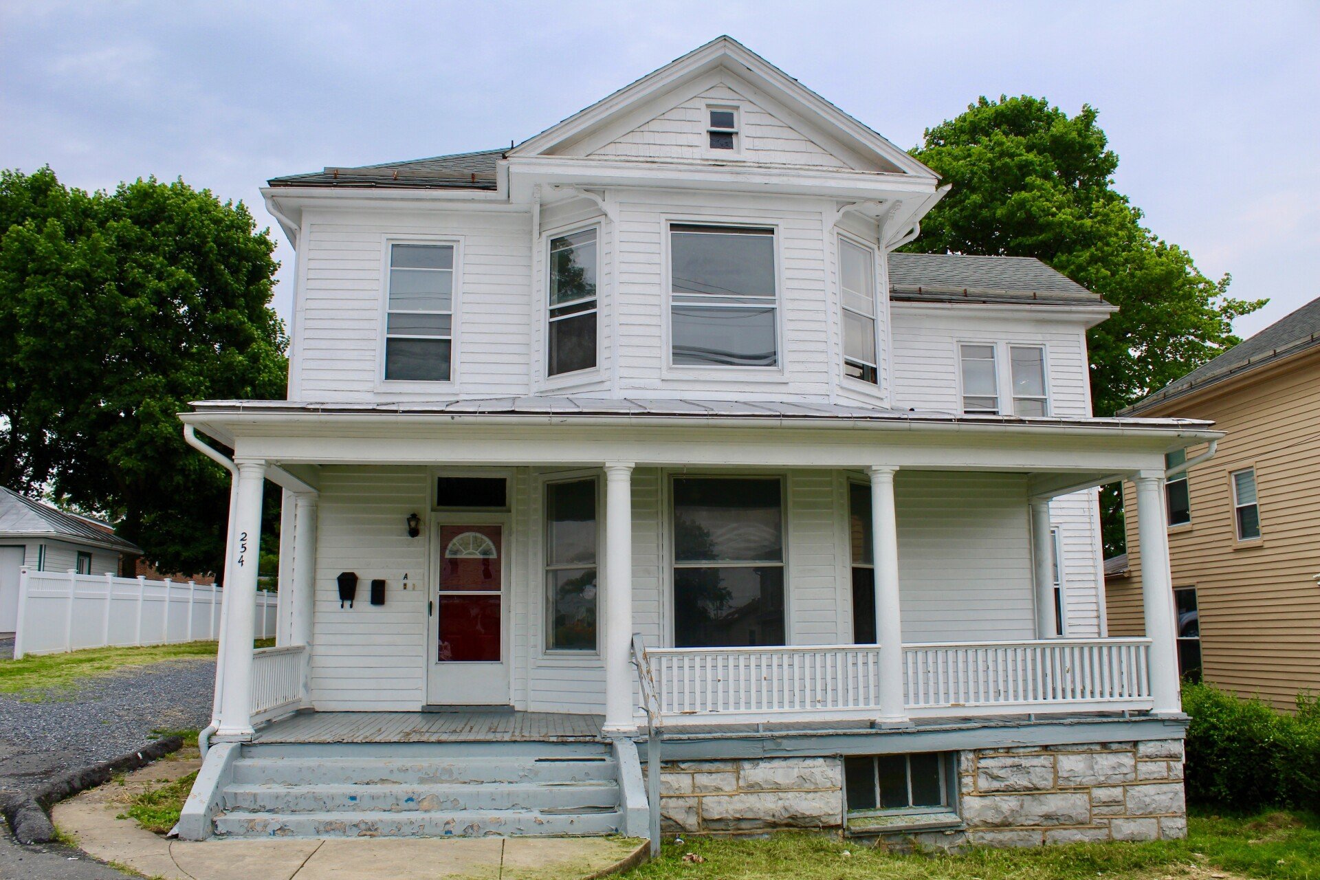Find off campus housing near JMU for rent.