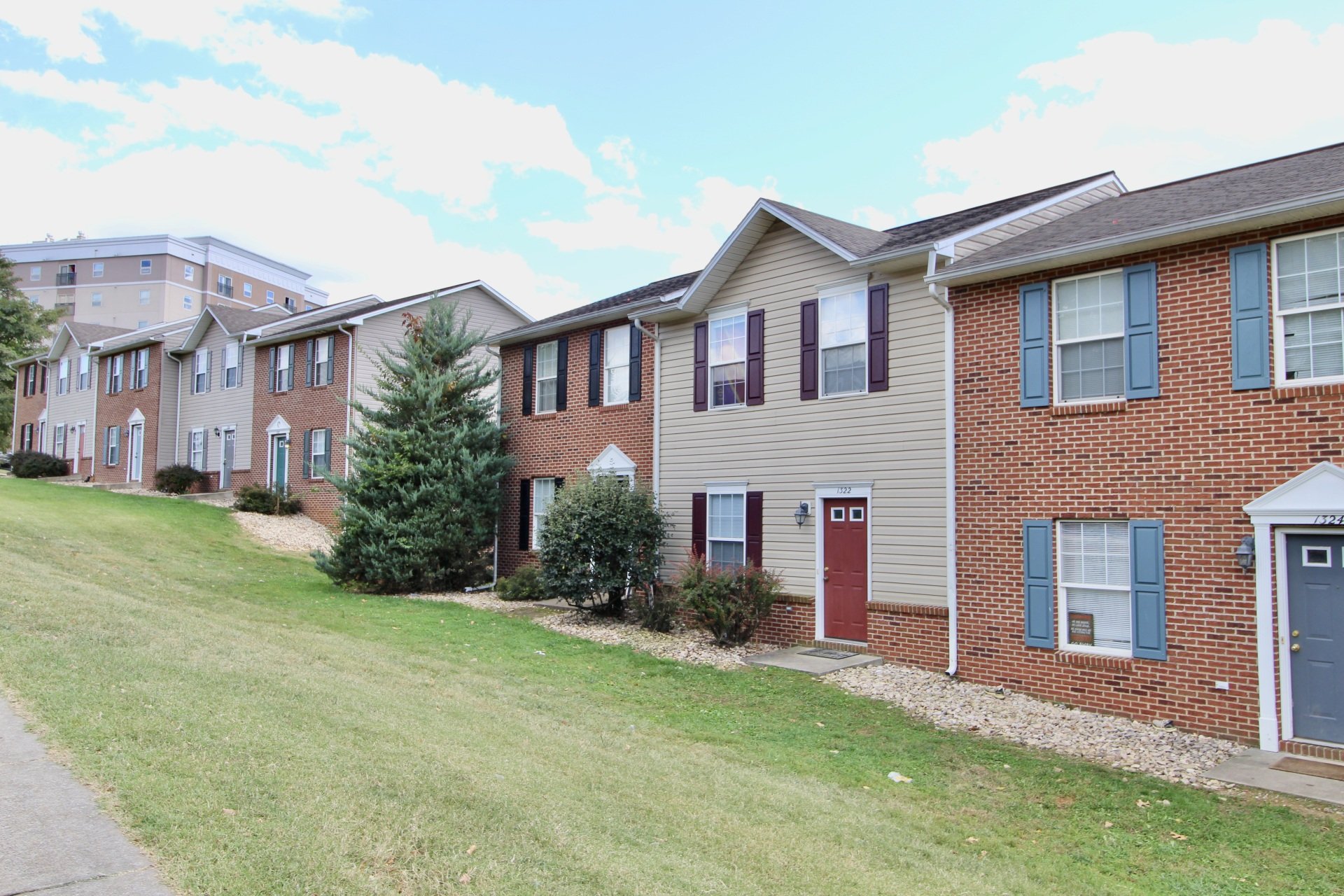 Find off campus housing near JMU for rent.