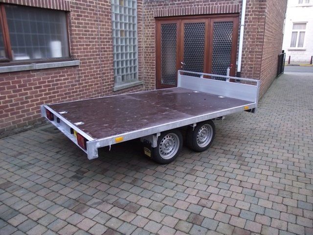 Aanhangwagens - plateau aanhangwagens - geremd - belgisch - Aalst
