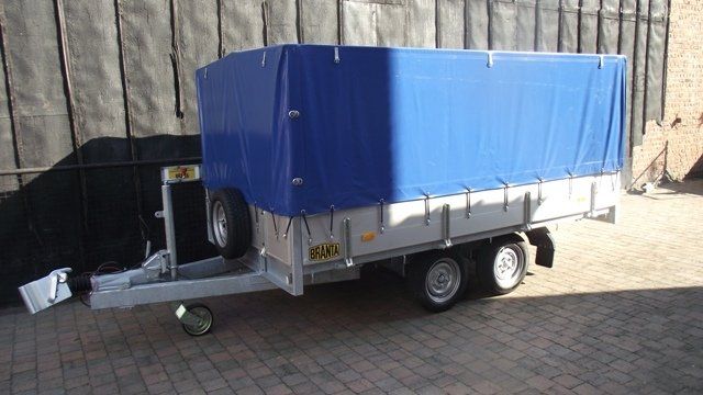 Plateau aanhangwagens - Plateauaanhangwagens - Loofrekken - opzetborden - geremd - Belgisch fabrikaat - professionele aanhangwagen - verlaagd - voorrek -  dekzeil - bache