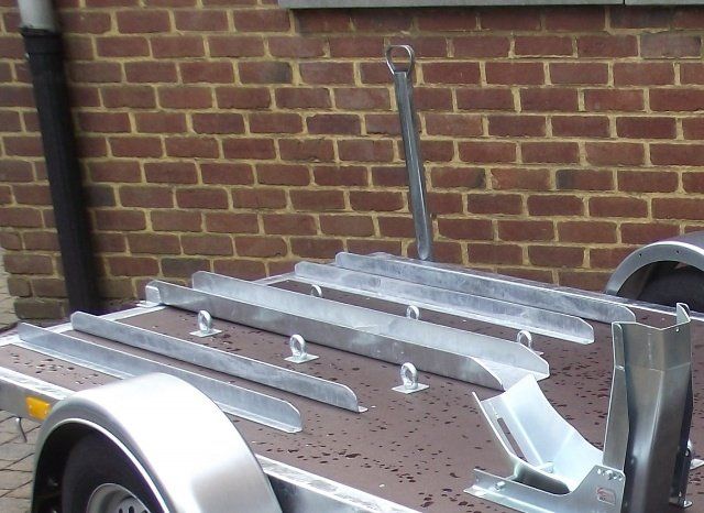 motor aanhanger geremd