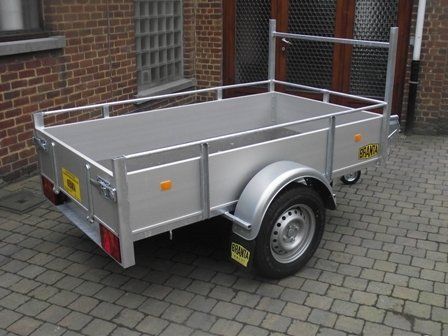 Enkelas bakaanhangwagen