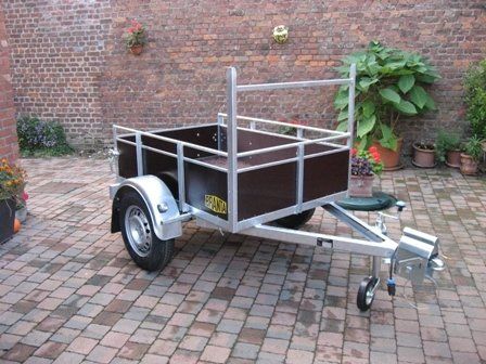 Enkelas bakaanhangwagen