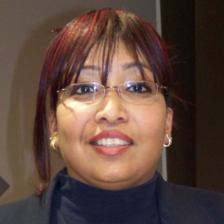Mireya headshot