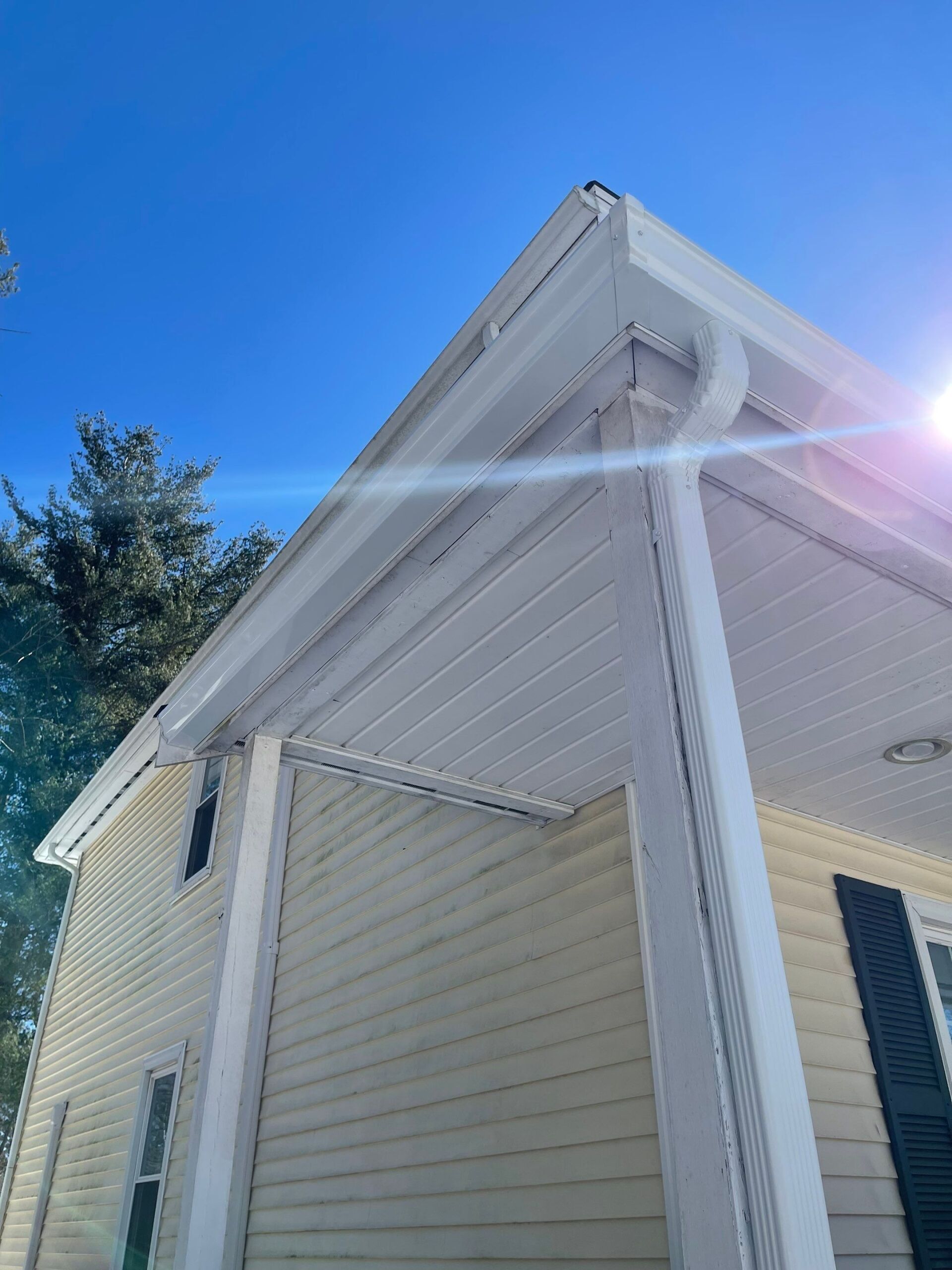 corner of seamless gutters