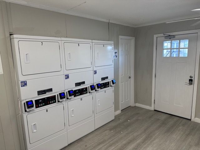 Palms at Dothan Laundry machines