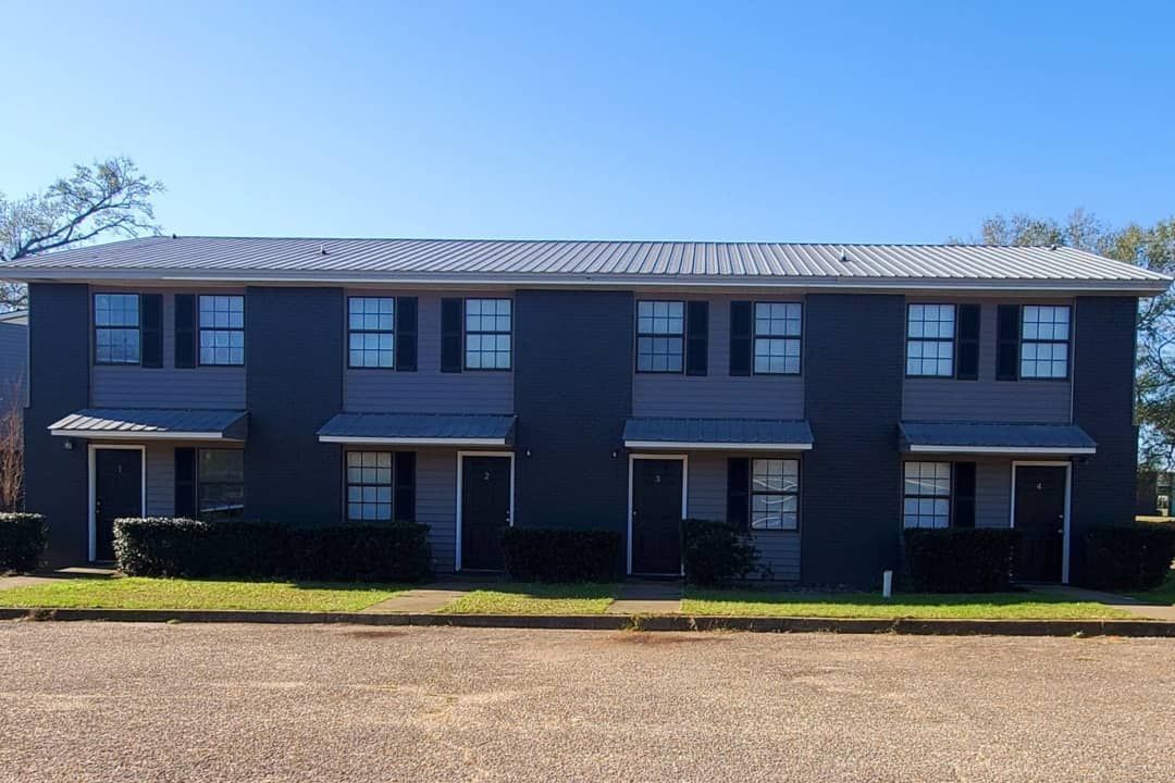 Palms at Dothan apartments exterior