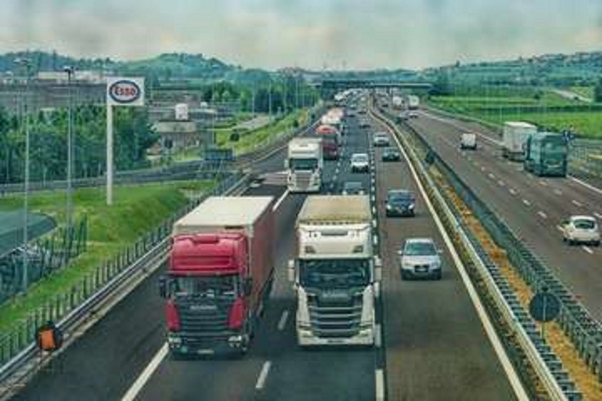 avoid accidents with trucks & buses