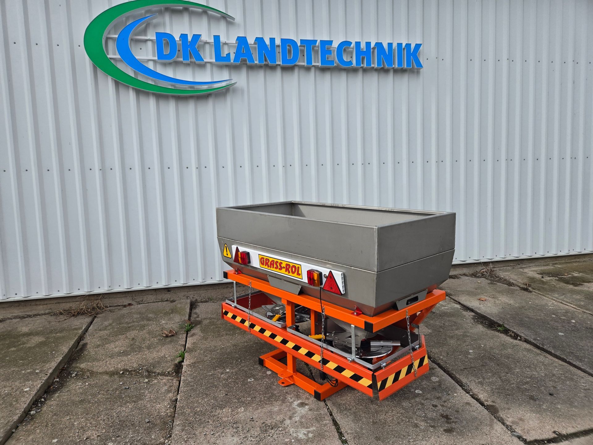Salzstreuer Edelstahl 600 Liter Split Sand Winterdienst