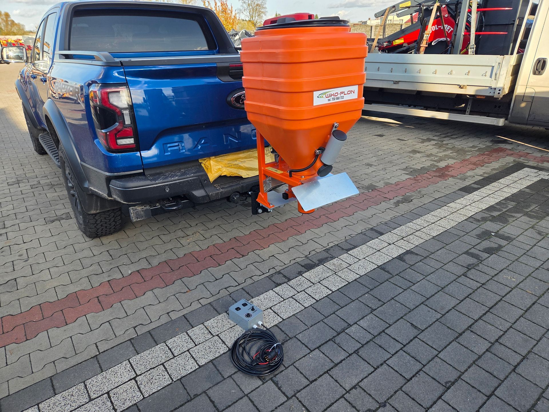 Salzstreuer Wiko Plon 110L mit Vibrationsmotor Winterdienst 12V Elektrisch