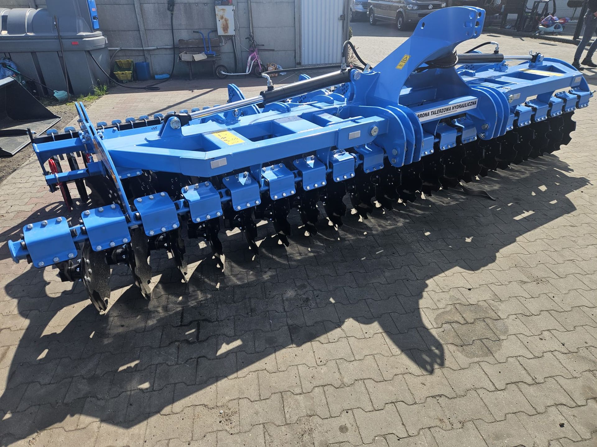 Brona talerzowa składana hydraulicznie 6,0 m z wałem rurowym
