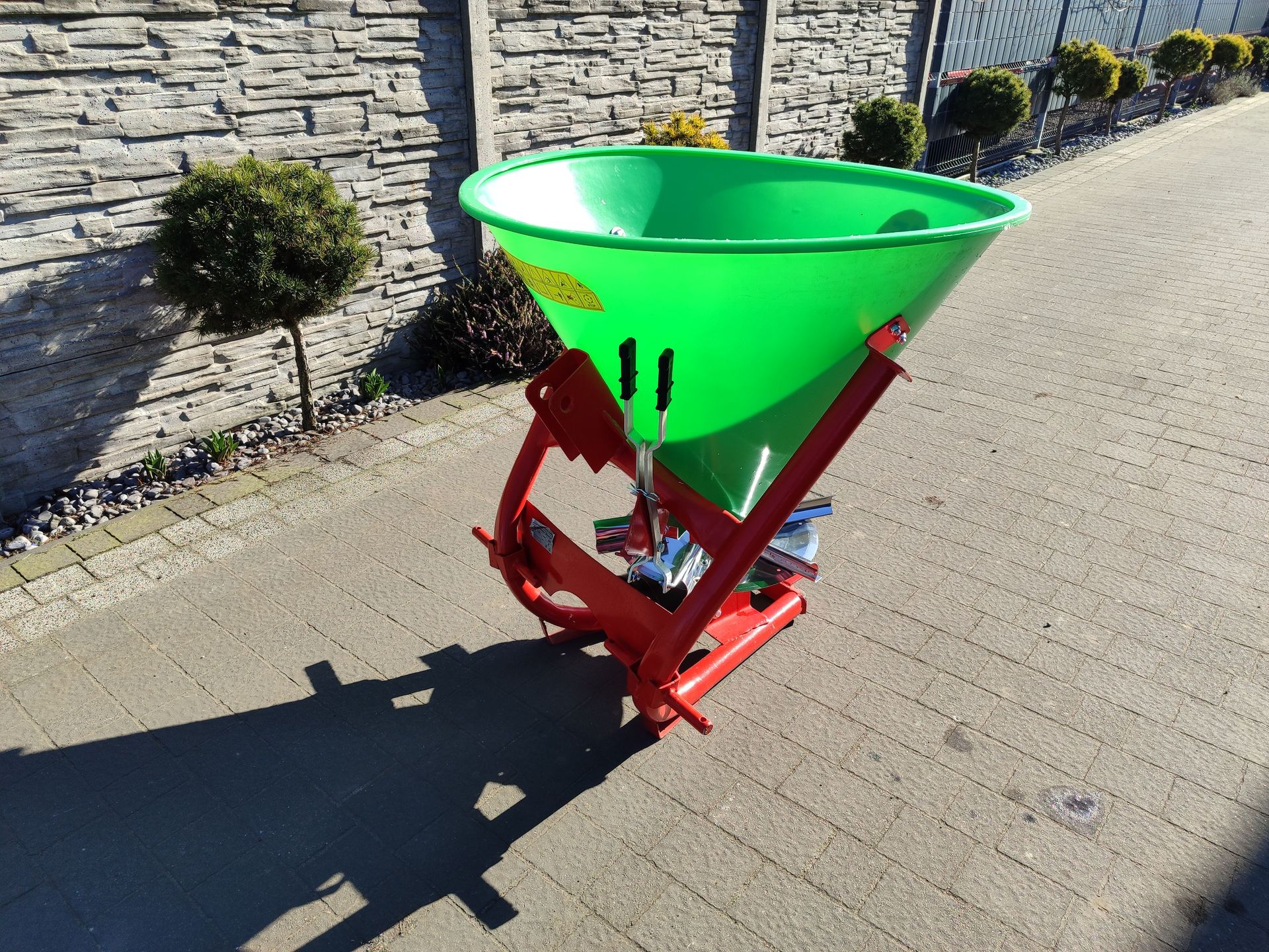 Rozsiewacz nawozów 500 l KAT 1/KAT 2