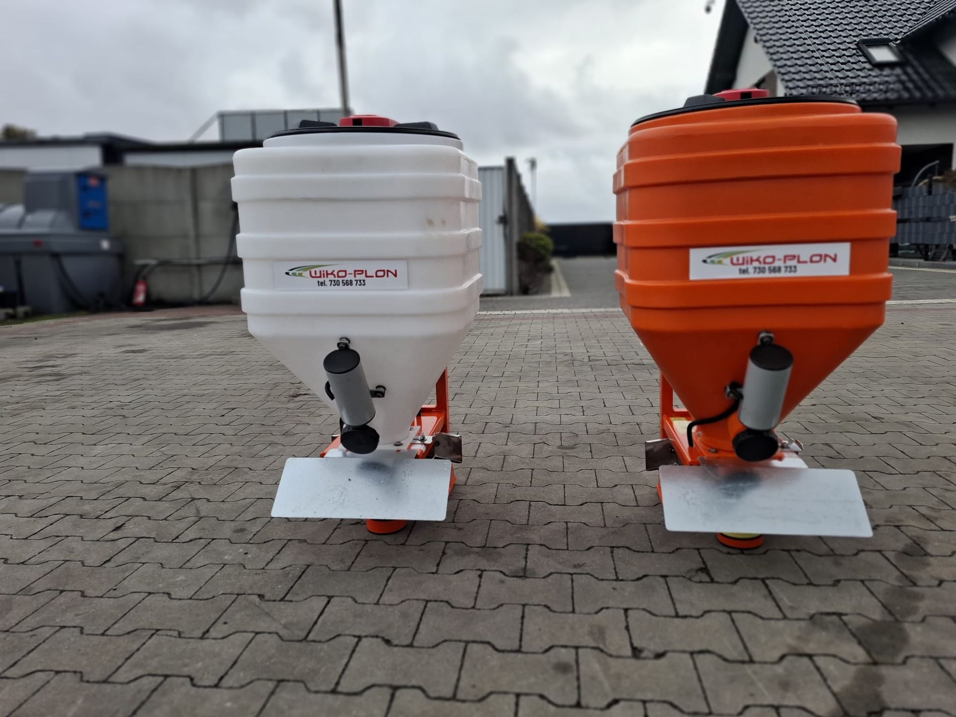 Salzstreuer Wiko Plon 110L mit Vibrationsmotor Winterdienst 12V Elektrisch Top
