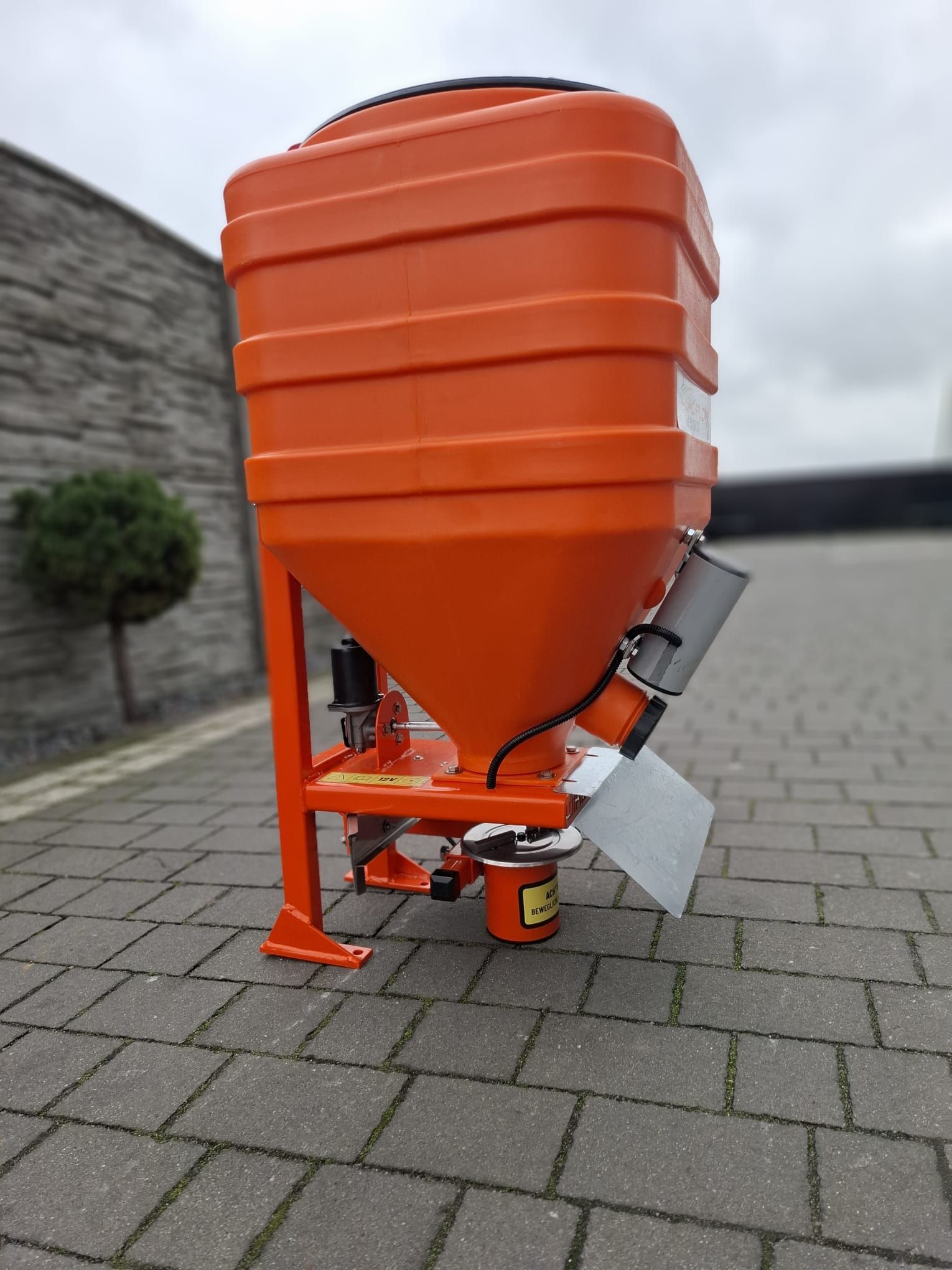Salzstreuer Wiko Plon 110L mit Vibrationsmotor Winterdienst 12V Elektrisch Top