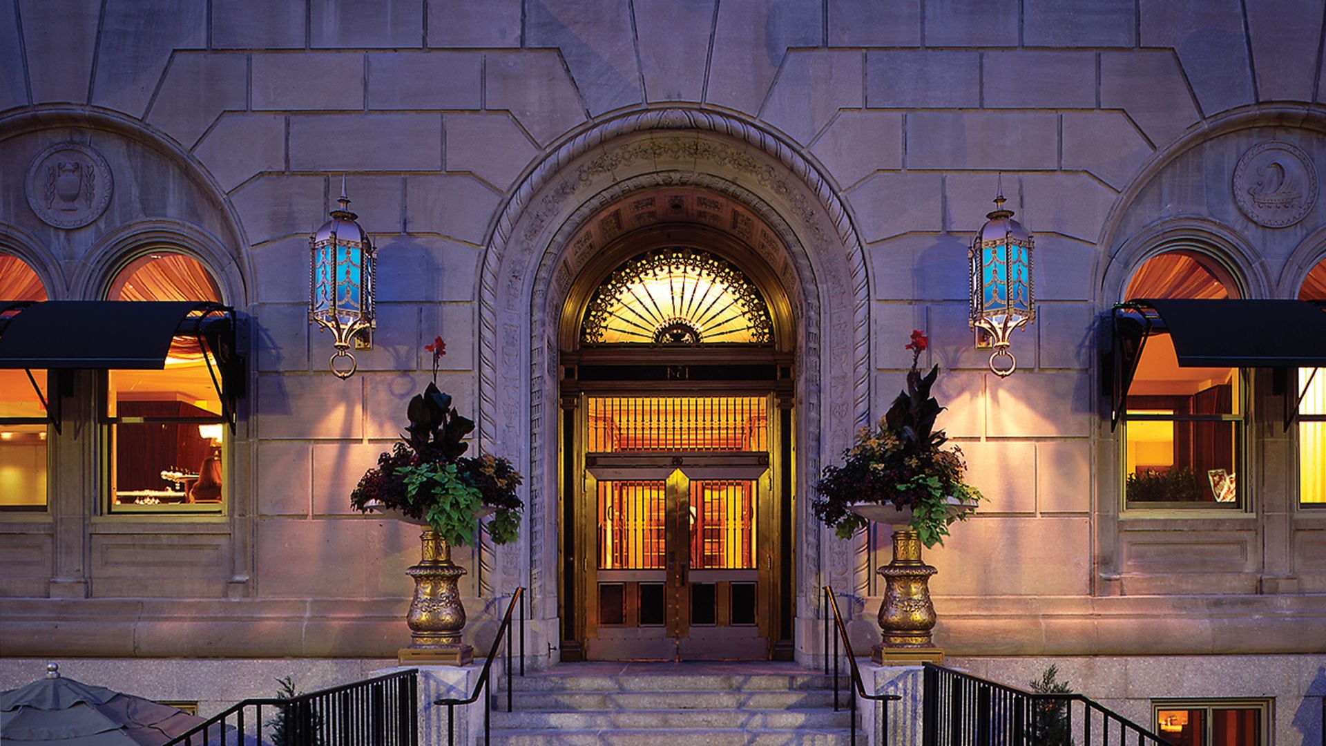 About American Landmark Apartments