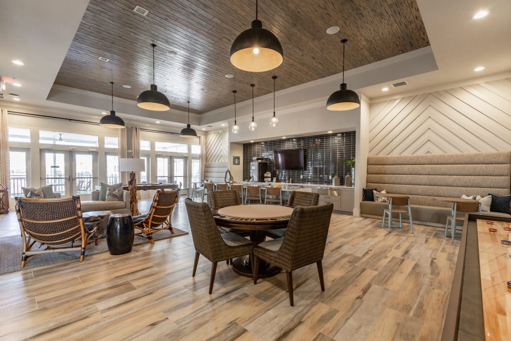 About American Landmark Apartments