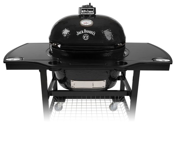 Een Black Jack Daniels-grill zit bovenop een kar.