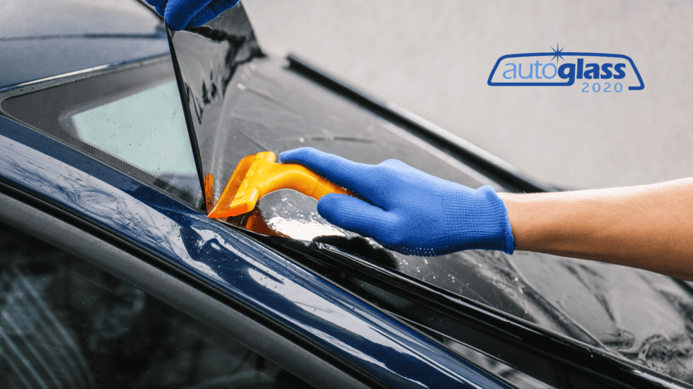 Auto Glass 2020: replace your windshield & get cash back! Mobile windshield replacement in Phoenix, AZ and surrounding areas. We come to you 100% warranty on windshield replacement & repair.