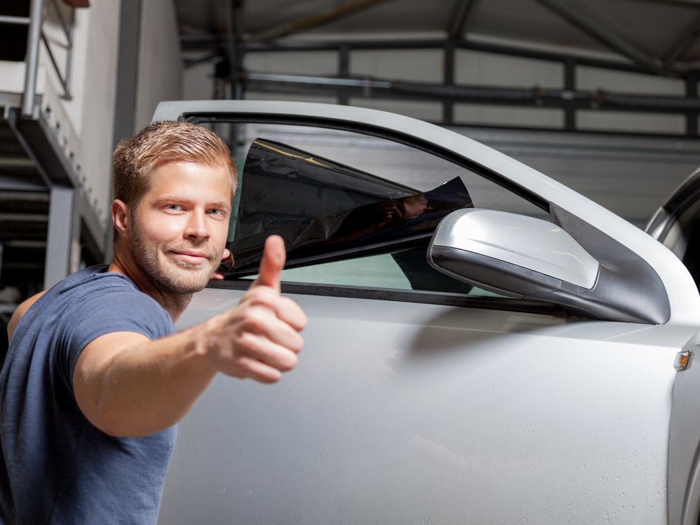 Windshield Replacement Cash Back AZ Auto Glass 2020: replace your windshield & get cash back! Mobile windshield replacement in Phoenix, AZ and surrounding areas. We come to you 100% warranty on windshield replacement & repair.