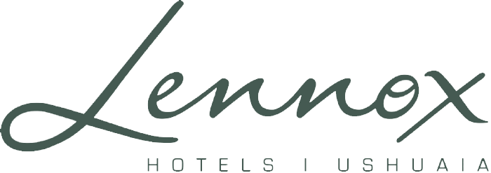 Logotipo de Lennox Hotels Ushuaia en letra cursiva negra sobre fondo blanco.