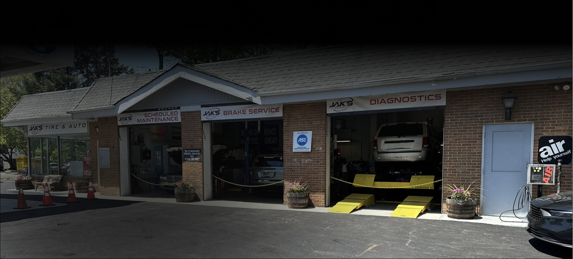 Hero - Jak's Tire & Auto