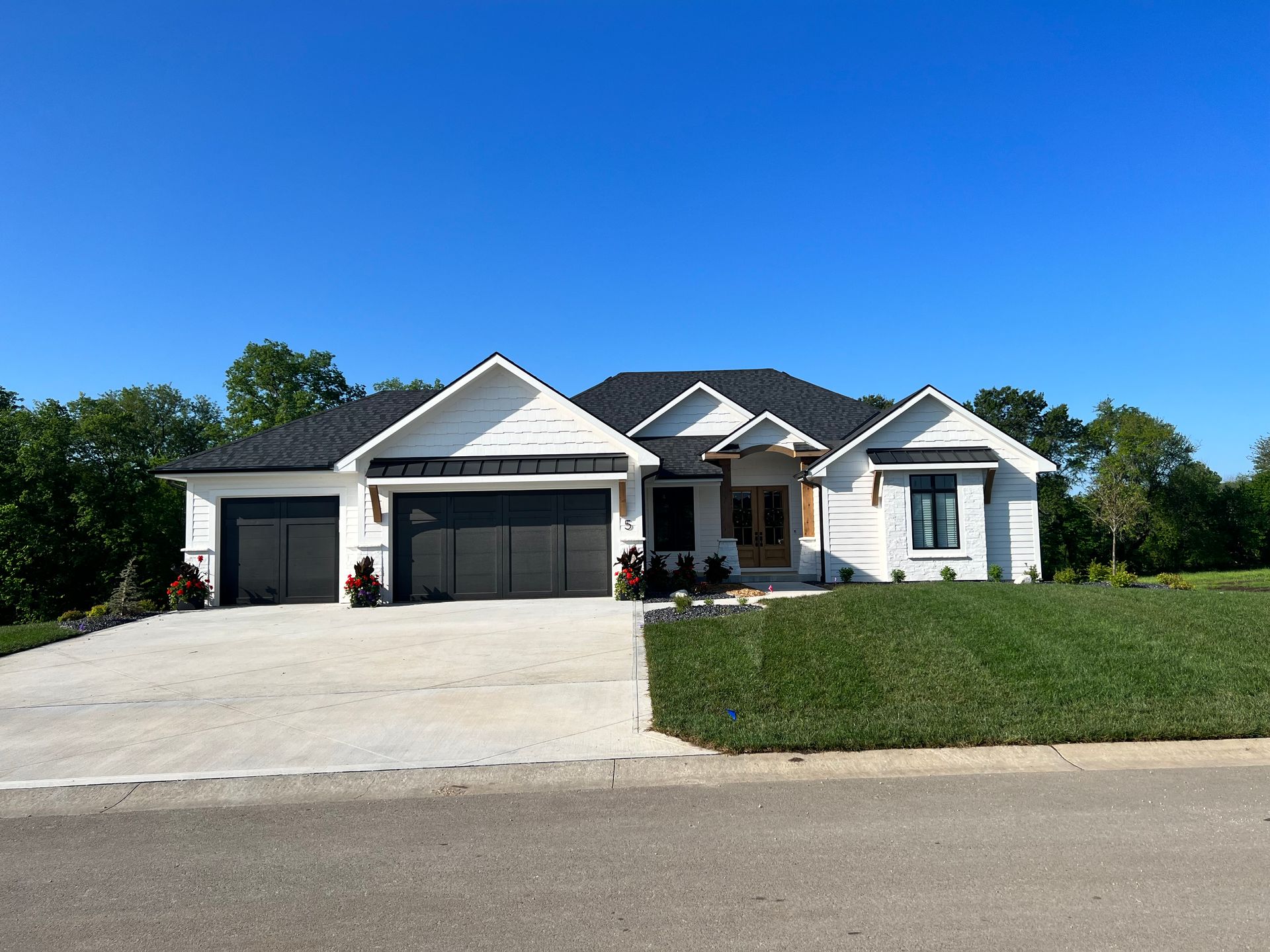 Residential Roofing Lenexa KS,, Leawood, Lawrence, Shawnee KS, Overland