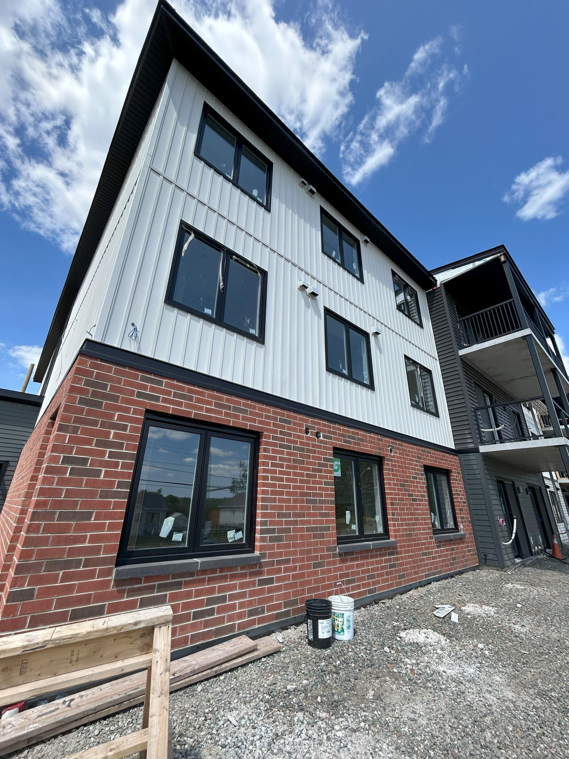 siding a multifamily building
