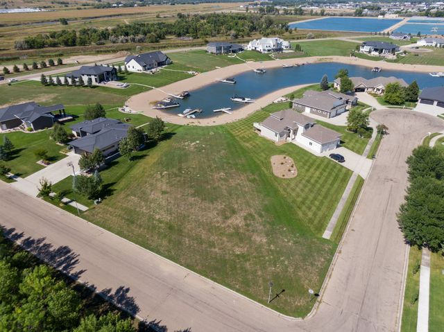<p class="rteBlock">3928 Lakewood Dr SE Mandan, ND 58554</p>