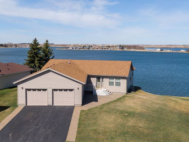 29 N. Rice Lake Rd, Douglas ND 58735
