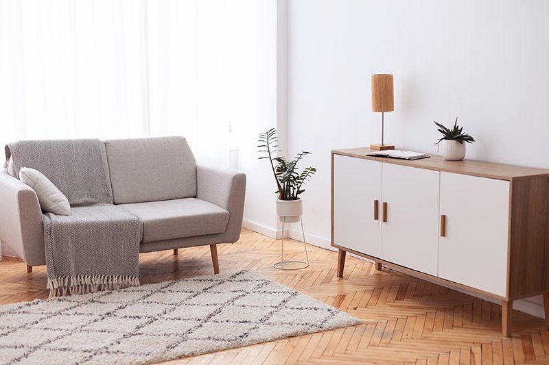 nice, clean, de-cluttered home