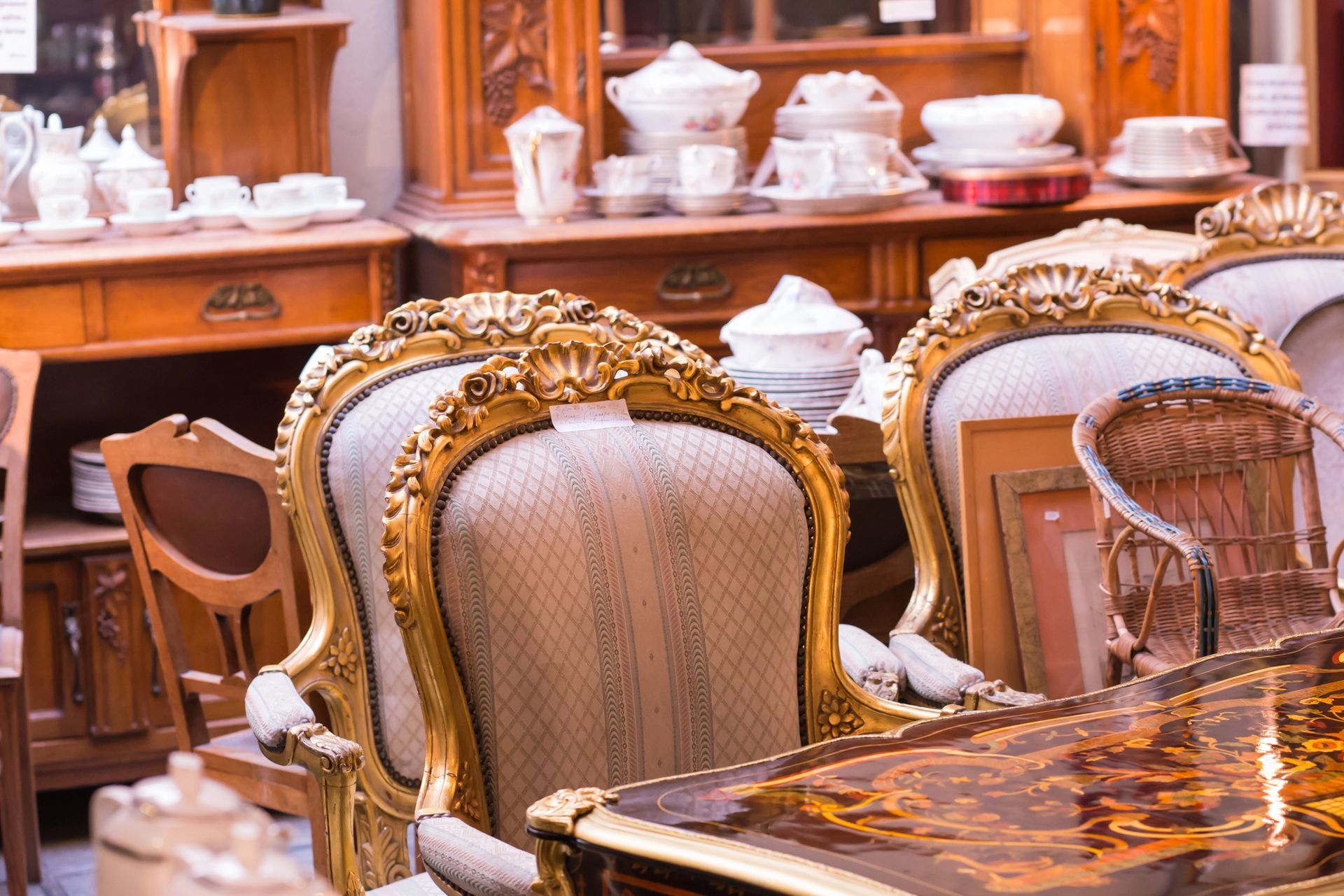 Antique Shop in Akron, OH