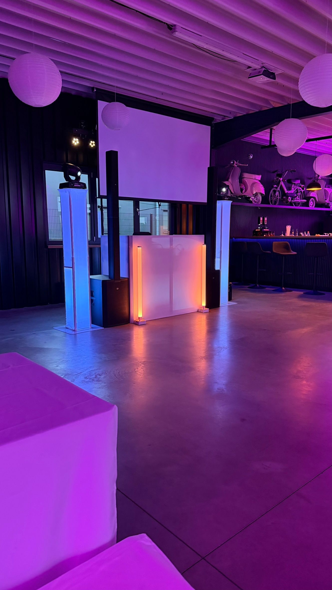 DJ KLopfer Kevin Röhlig mit Gala Paket mit professioneller Lichttechnik