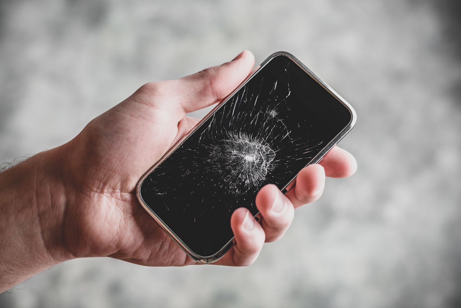 smartphone schermo rotto