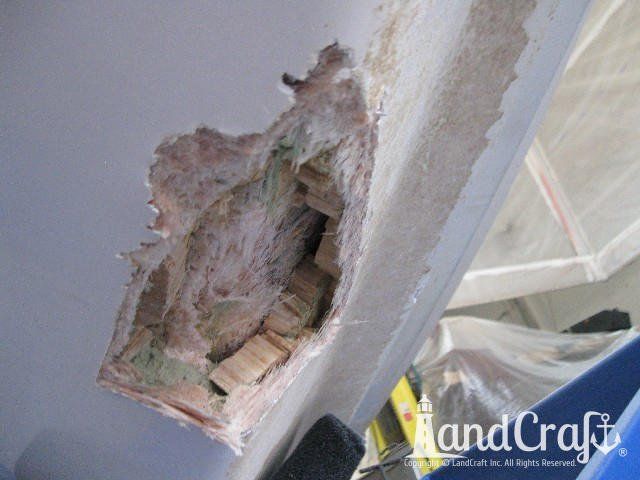 Sunsation high performance boat with bottom breakwall impact damage
