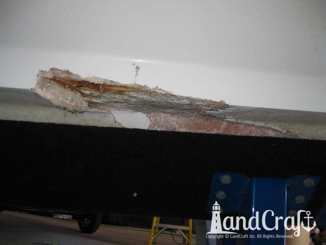 Sunsation high performance boat with bottom breakwall impact damage