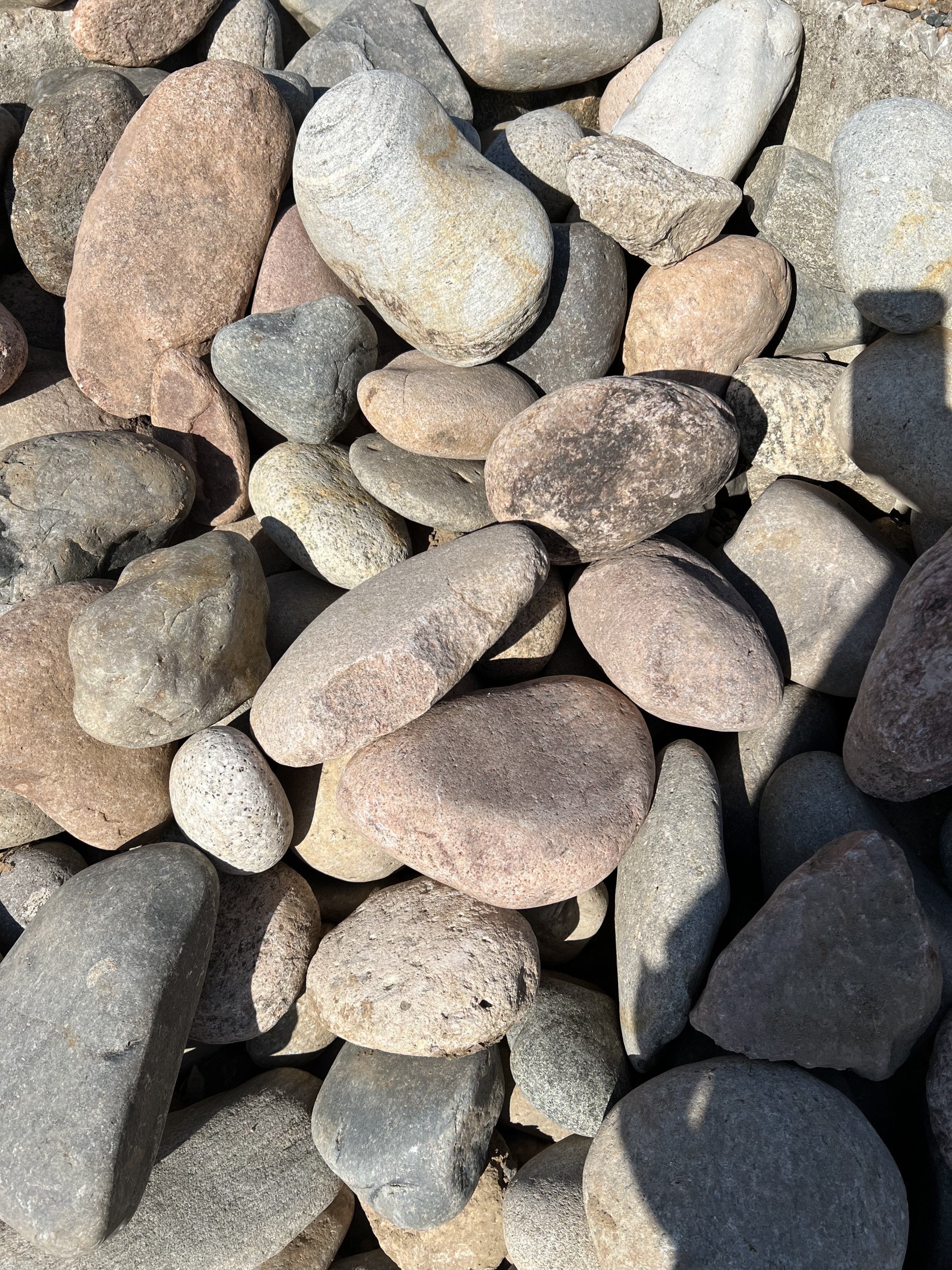 Quality Decorative Rock, Gravel & Sand | Kearney Landscape Material ...