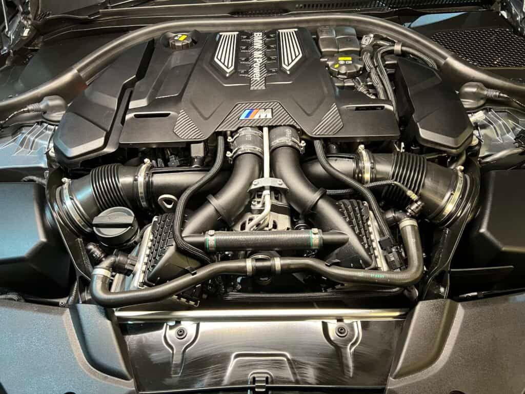 f90 m5 engine bay