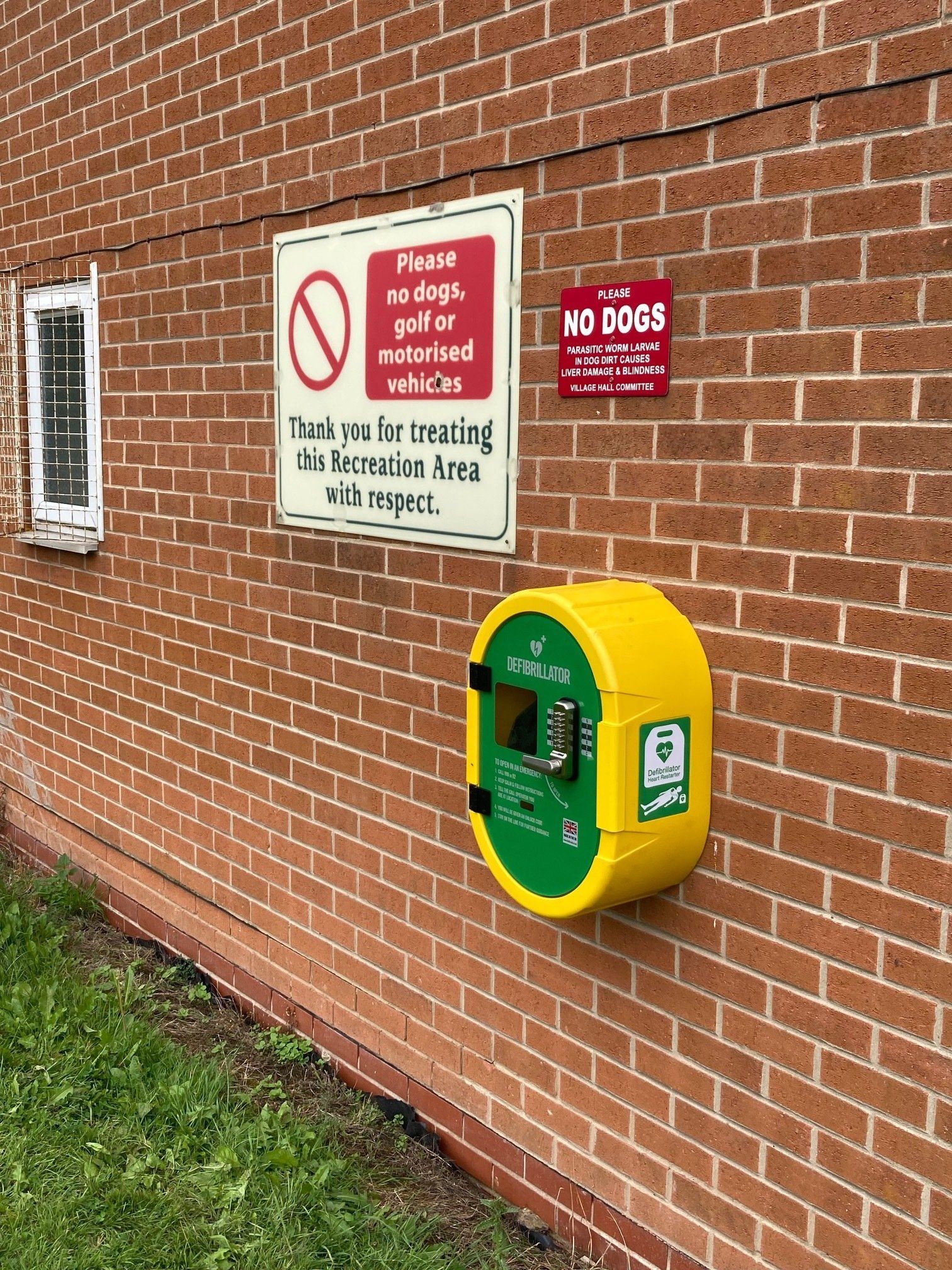 Defibrillator at Beckingham Village Hall