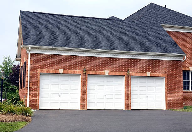Residential steel garage doors with understated styling by Garage Tech serving Lake Forest Park, WA