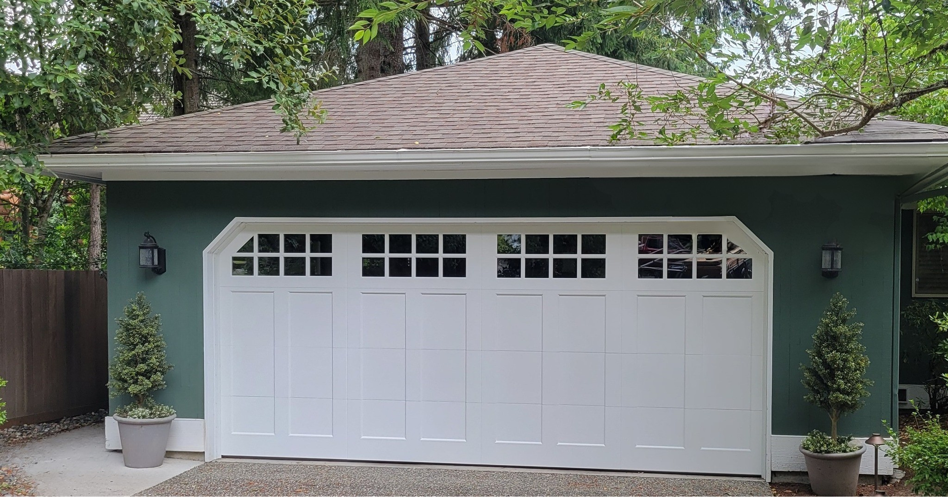 Steel carriage garage doors with traditional layout by Garage Tech serving Everett, WA