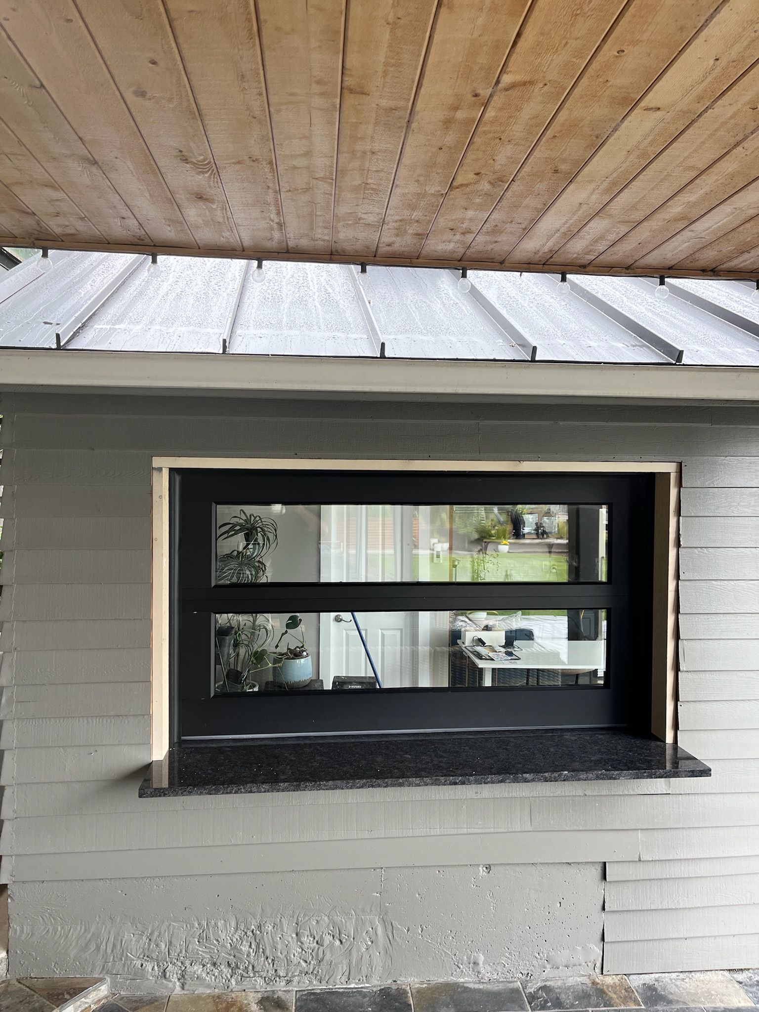 Modern garage doors with simple modern styling by Garage Tech serving Bellevue, WA
