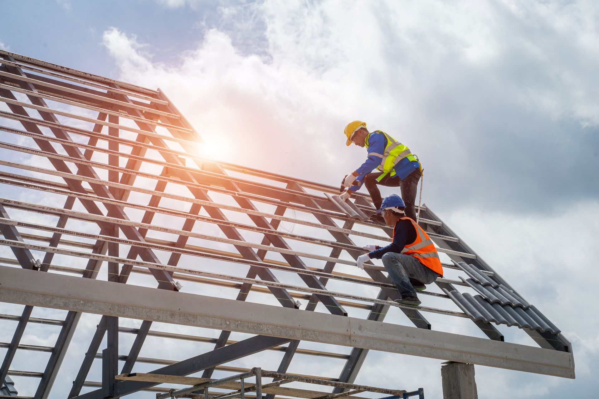 Why Hiring a Local Roofing Company Saves You Time and Money