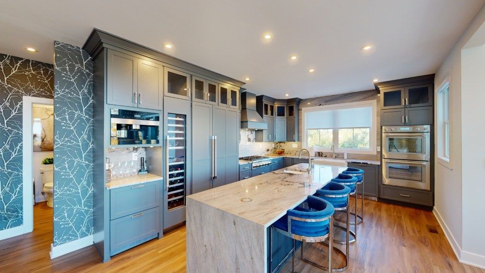 Sal Lapio Custom Homes - Grey Kitchen